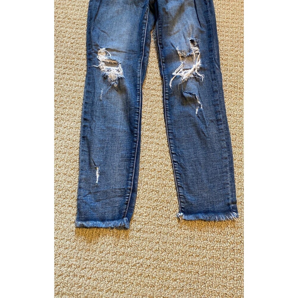 Sneak peek jeans Size 9 Lowrise - Picture 5 of 9